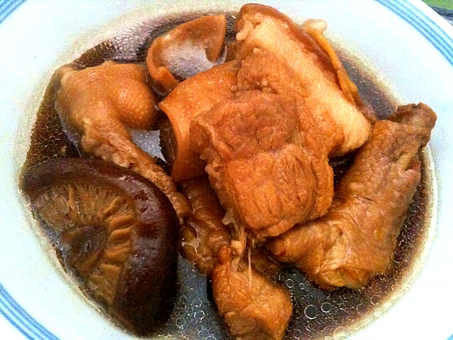 Pork, Chicken Feet & Mushroom Stew