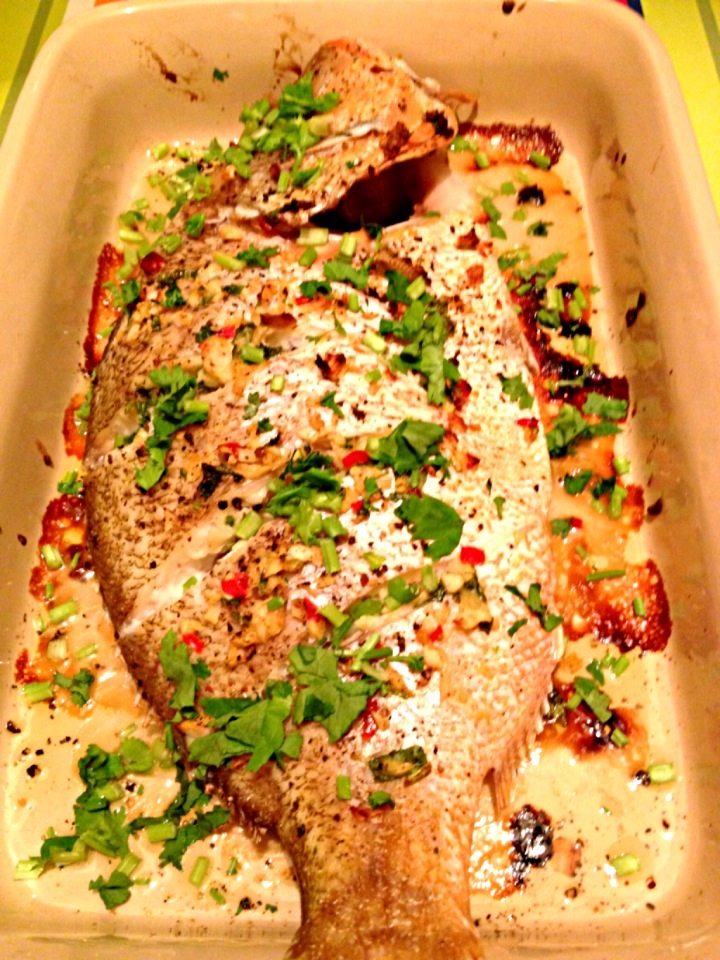 Baked red snapper with garlic lemongrass/12Dragon | SnapDish[スナップディッシュ ...
