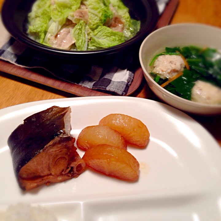 タジン鍋で白菜と豚肉 カンパチのあら炊き 鶏のつみれスープ Uco72 Snapdish スナップディッシュ Id 9momsa
