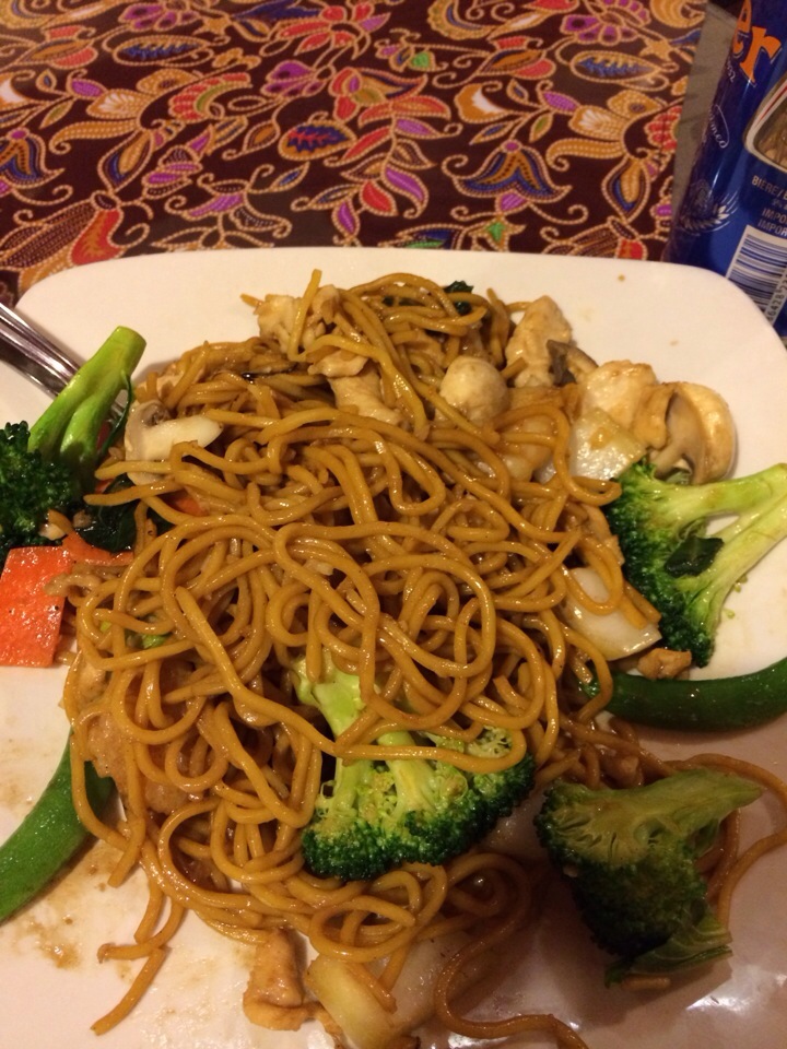 house-special-chow-mein-hong-kong-restaurant