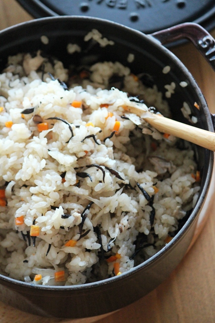 便秘解消レシピ 豚ゴボウひじきの五目炊き込みご飯 美肌レシピ Snapdish スナップディッシュ Id 80ohfa