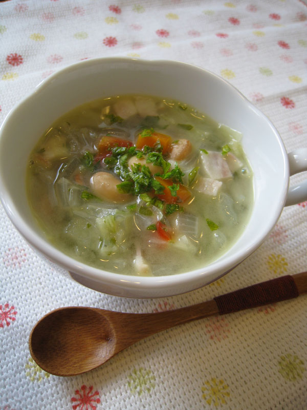 【冬のむくみ対策】たっぷり野菜とお豆のスープ