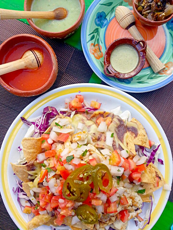 Mexican Nachos with chicken! Too hot!!!