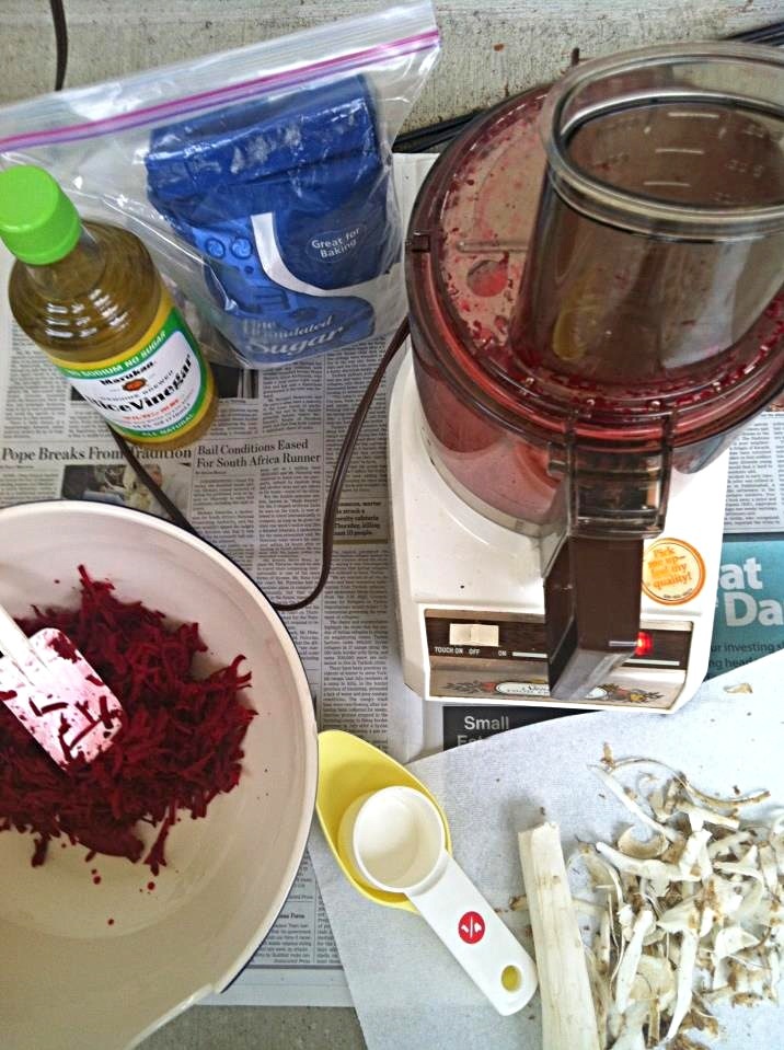 Making Horseradish for Passover this is done outside/Cheryl Melnick SnapDish[スナップディッシュ] (ID