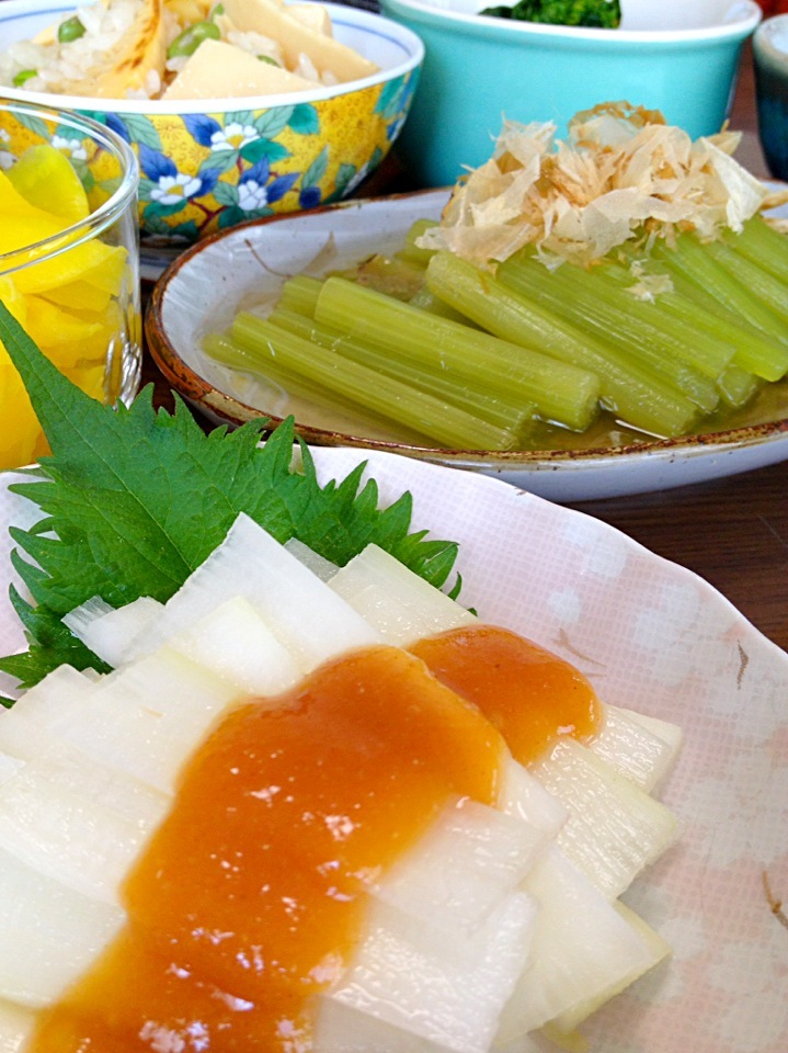 うどの酢味噌和え ふきの煮物です レシピは下拵えを 春の薫り満載の食卓に ゆんゆんゅん Snapdish スナップディッシュ Id 1ebeka