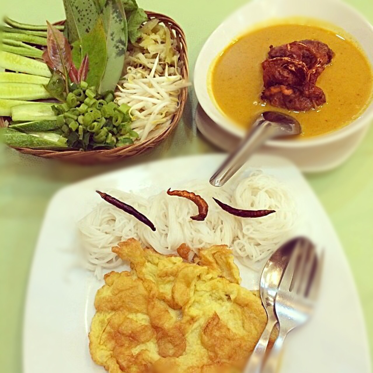 Rice Vermicelli With Crab Curry カノンジーン タイ風素麺 とカニカレー Sasa Snapdish スナップディッシュ Id oama