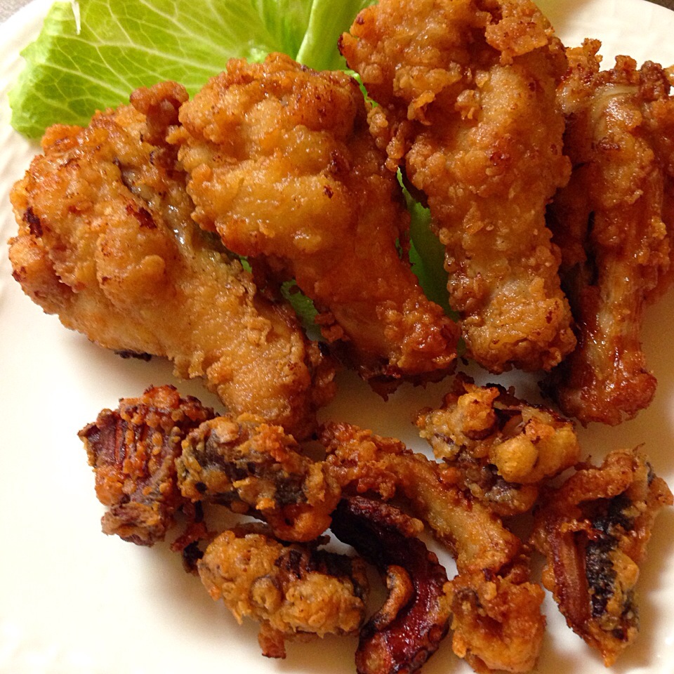 鶏とタコの唐揚げ小麦粉が無かったので お好み焼き粉でやったら かえって美味しかった 黒パグ ヨシコ Snapdish スナップディッシュ Id Dn04da