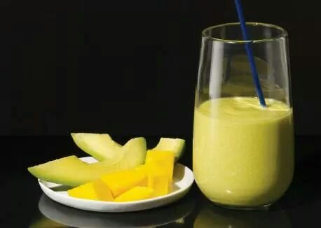 Avocado-Mango smoothie