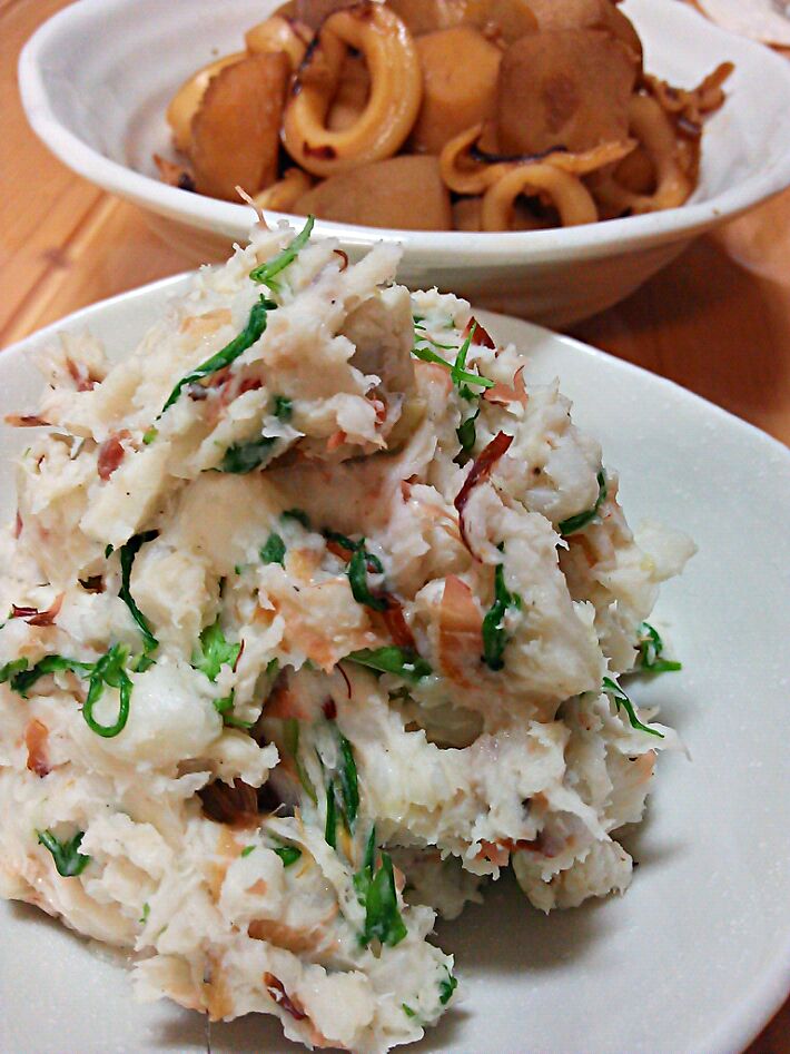 Acoさんの里芋のサラダ 里芋とイカの 煮物今夜はうちにあった大量の 里芋さんを 消費します 半分消費しました Yucaxxx Snapdish スナップディッシュ Id Kphama