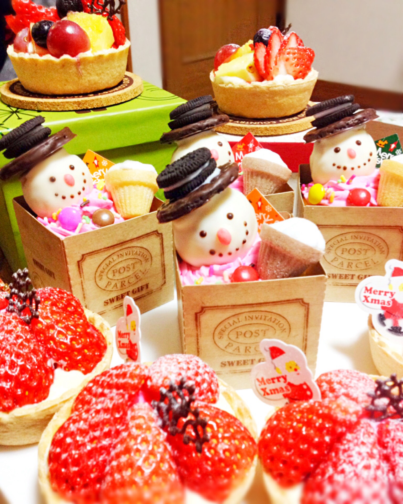 雪だるまカップケーキとイチゴとフルーツのカップタルト ももちsy Snapdish スナップディッシュ Id L5dlfa