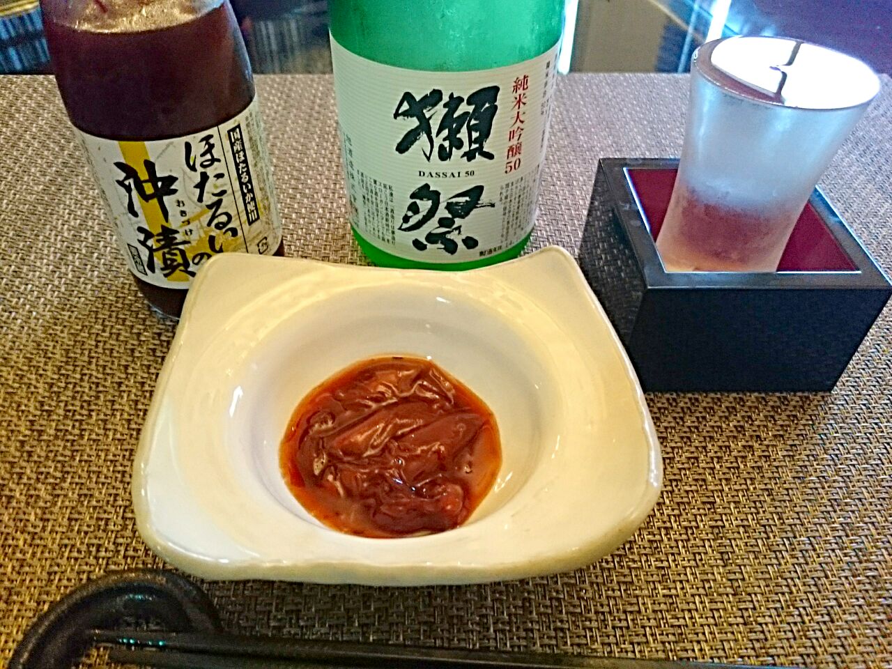 まだ明るいけど 呑んじゃう笑今夜は ほたるいかの沖漬けをつまみに 獺祭8oo Oo8乾杯 Yoko Snapdish スナップディッシュ Id 1xliaa