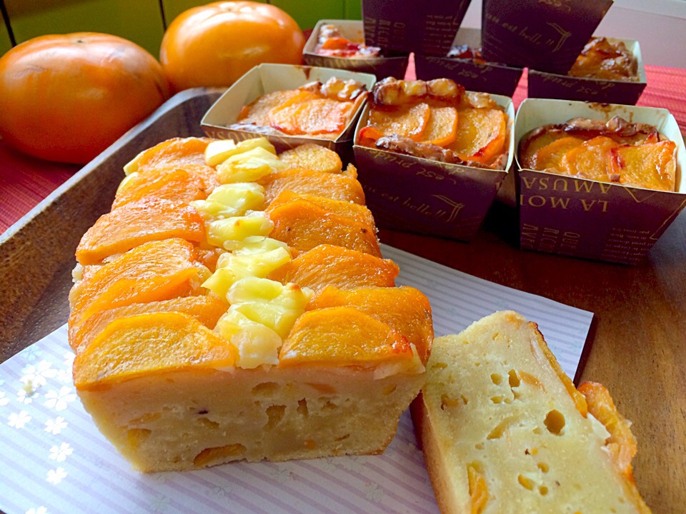 真希ちゃん家の柿でゆっこちゃんの料理 柿とカマンベールチーズのパウンドケーキ♪