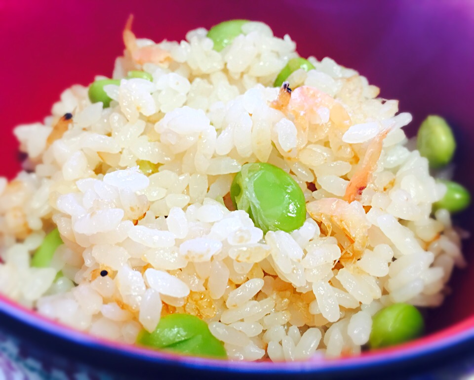 これは 超簡単桜えびと枝豆の簡単炊き込みご飯 いしくん たまご王子 Snapdish スナップディッシュ Id No0d5a