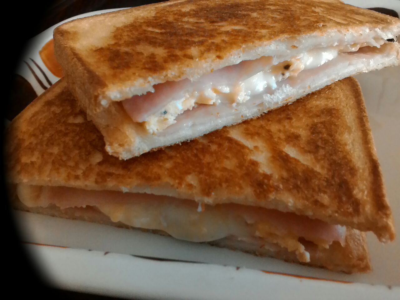 チーズスクランブルエッグとハムのホットサンド みー Snapdish スナップディッシュ Id C800ka