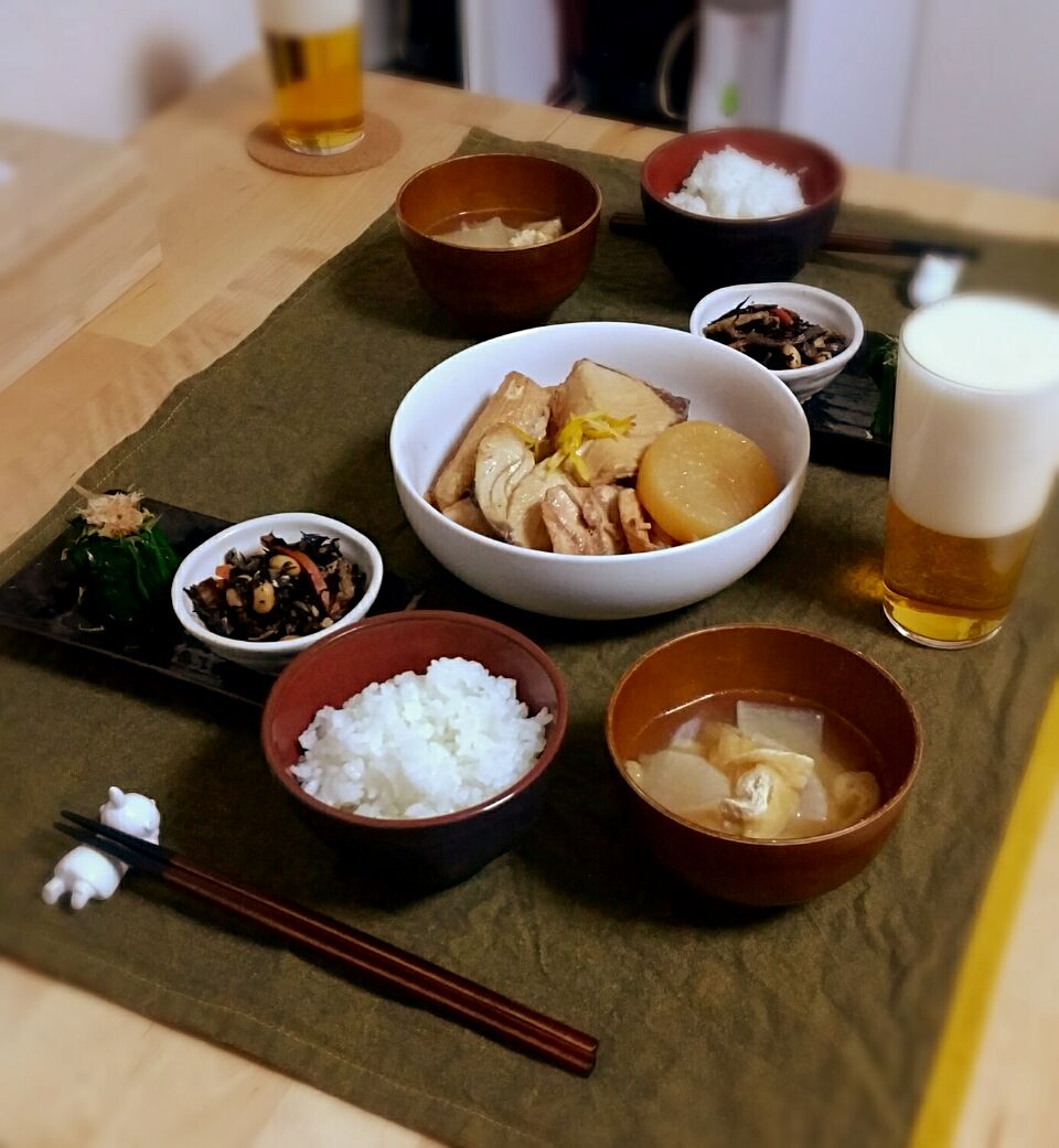 おもてなしご飯 ブリ大根編和食ブリ大根ひじきおひたしほうれん草鰤大根味噌汁おもてなしご飯 Erichi Snapdish スナップディッシュ Id Mcpq4a