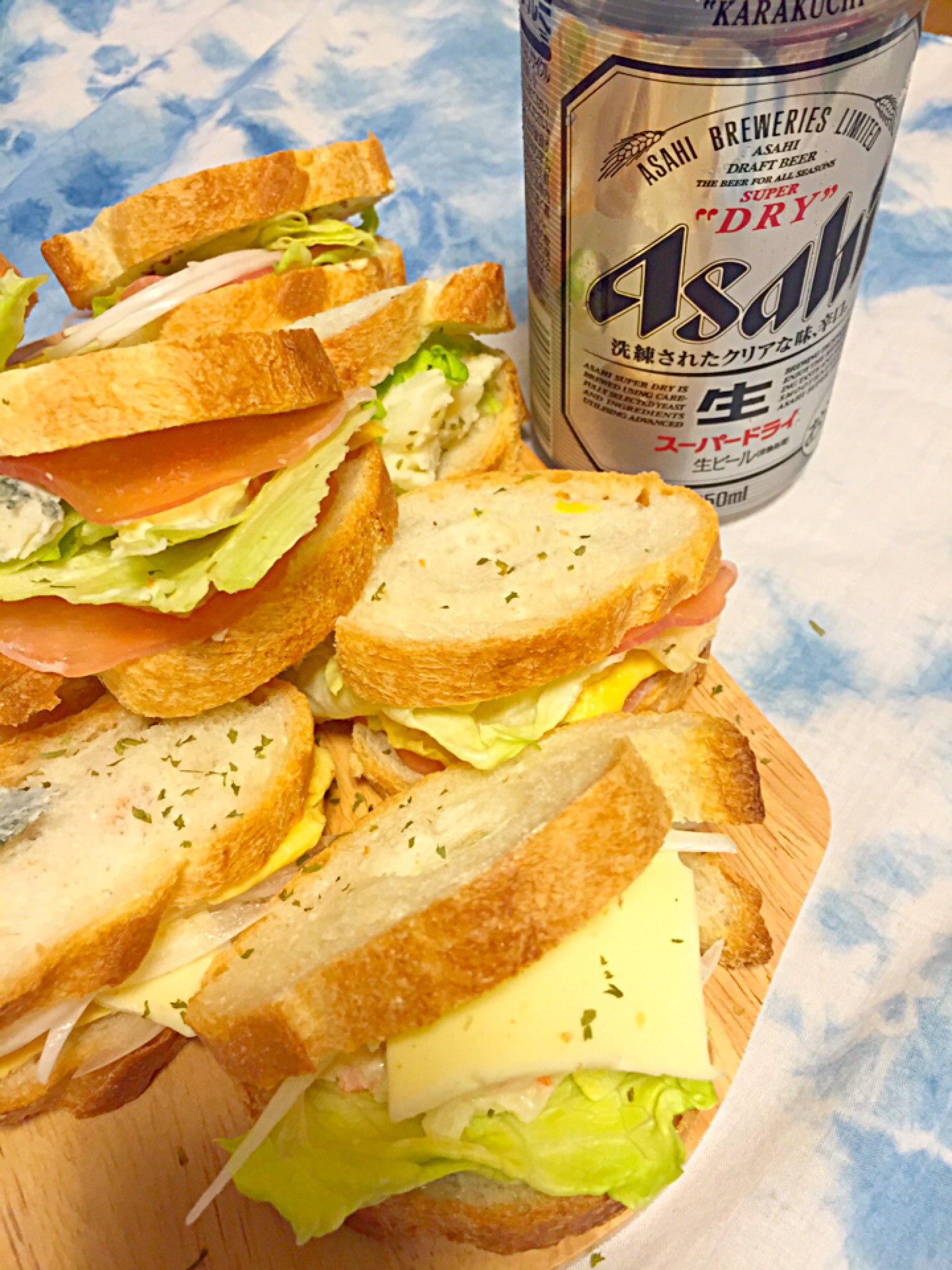 サンドイッチとビールは合うらしい