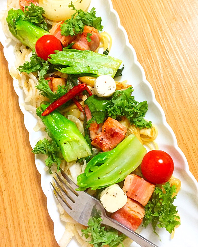 春野菜のペペロンチーノ 新玉 アーサイ ベーコン エリンギ わさび菜 好みでマスタードを付けて Yukako Nishimura Snapdish スナップディッシュ Id Netp1a