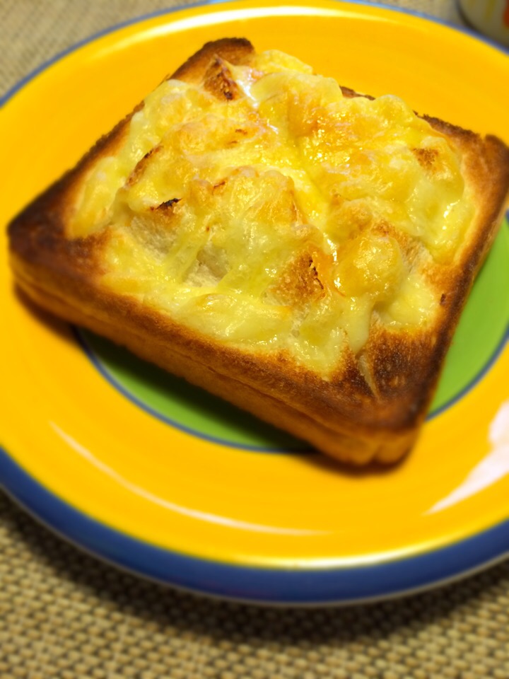 【アイディアレシピ】海老のビスクであつあつとろ〜り♡チーズフォンデュトースト♪
