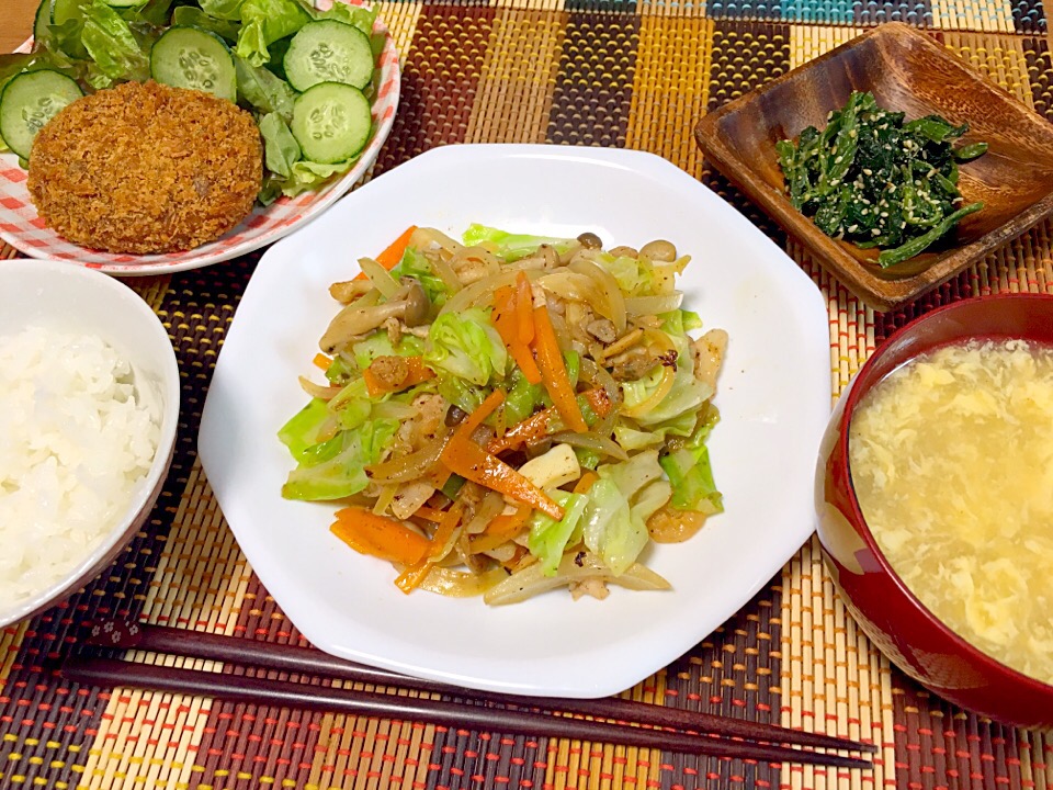 夜ご飯 肉野菜炒め ほうれん草の胡麻和え 卵スープ Miyu Snapdish スナップディッシュ Id Oizo9a