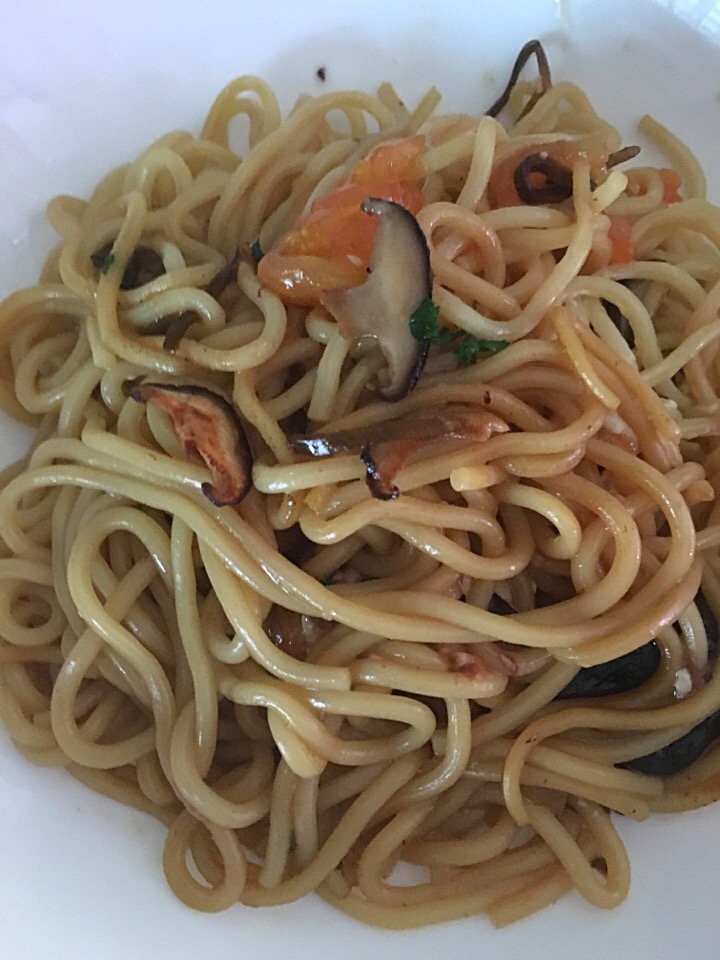 きのこと塩昆布とトマトのパスタ Yukie Mouri たぬとん Snapdish スナップディッシュ Id Ovzkua