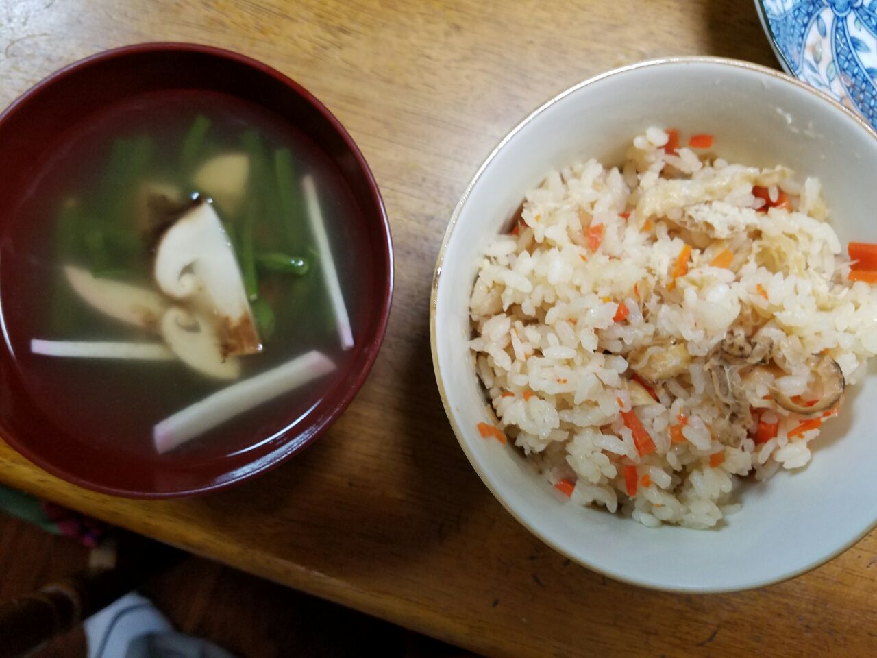 ホタテの炊き込みご飯と松茸のお吸い物混ぜ 炊き込みご飯 お粥松茸ホタテ Morito Kamiya Snapdish スナップディッシュ Id Vrizya