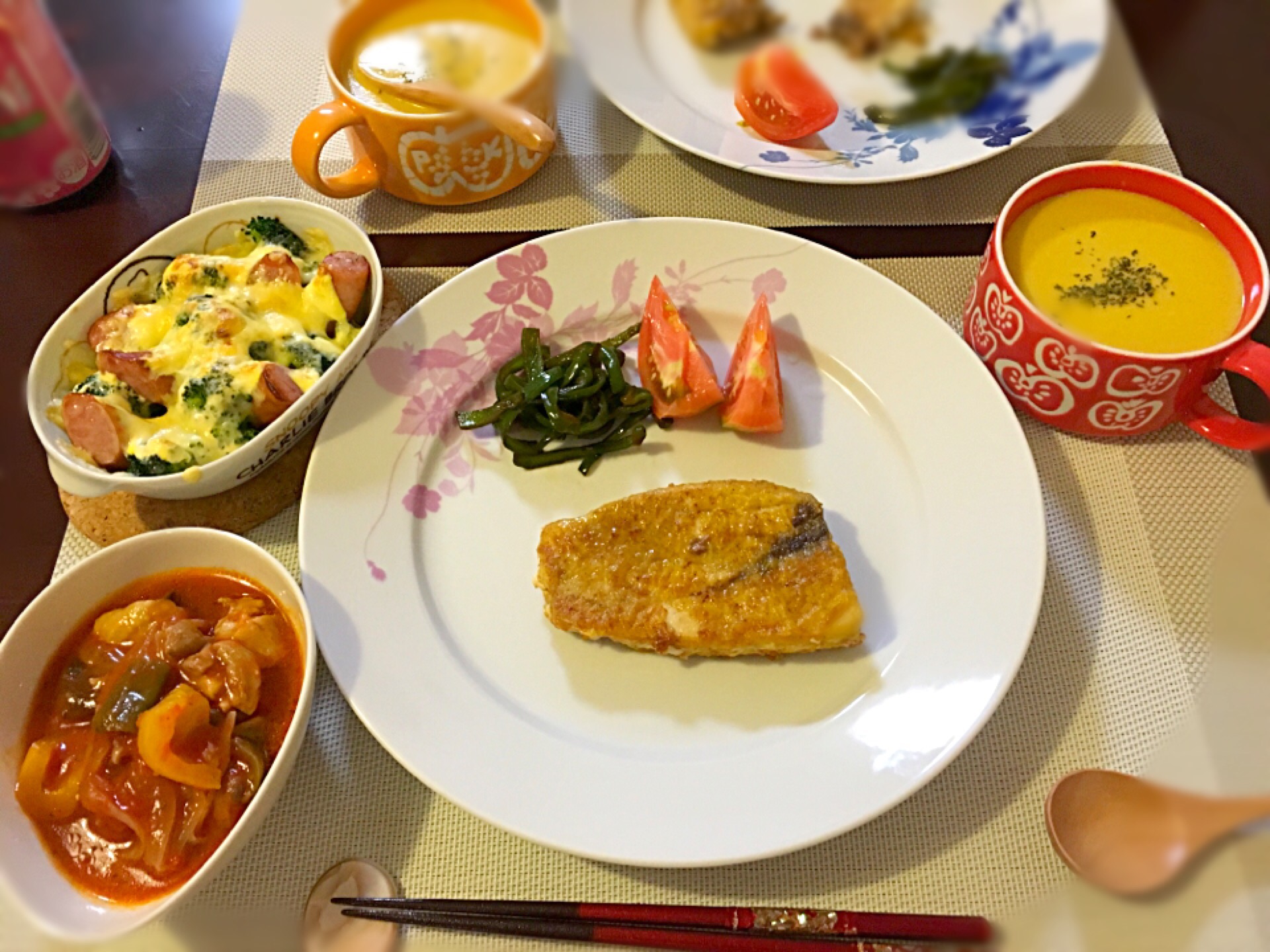 カジキマグロのカレームニエル 鶏肉と夏野菜のトマト煮 ブロッコリーとウィンナーのマヨチーズ焼き パンプキンクリームスープ 本橋 紗和子 Snapdish スナップディッシュ Id Ra1w8a