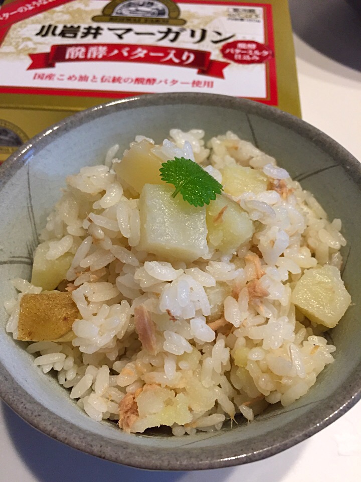 ヒルナンデスのじゃがいもの炊き込みご飯に小岩井発酵マーガリン まるいの Snapdish スナップディッシュ Id Siurja