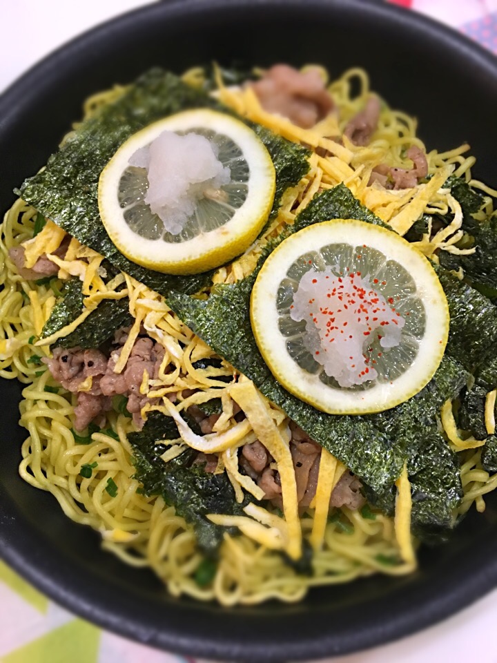 フライパンで 瓦そば 茶蕎麦が無かったので 普通の焼きそば麺を使いましたその代わりにレモンは ちゃんと付けてっと もちろん 瓦も無いのでフライパンで代用 笑 手軽に全国のb級グルメを食べられるのは 良いですね さち Snapdish スナップディッシュ Id Jgvwia