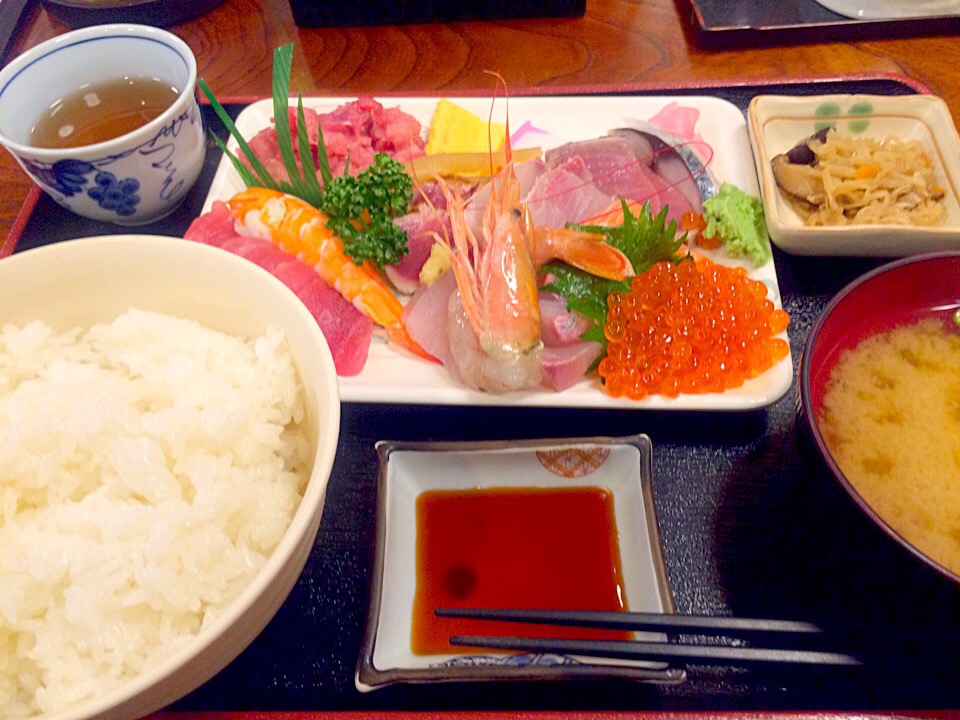 今日のランチ 東京入谷 割烹さいとうの海鮮丼 酢飯大盛り 別盛りで ヒロ Snapdish スナップディッシュ Id H5yxxa