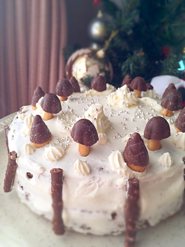 果物なしケーキ 森のケーキ 手作りケーキ クリスマスケーキ きのこの山 子どもパーティー ひゆはゆ Snapdish スナップディッシュ Id U4blla
