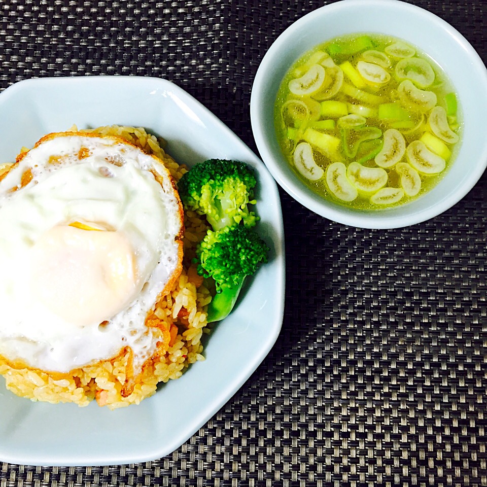 ハム焼き飯チャーシューの茹で汁で鶏ガラネギスープお正月の残飯整理まだ続きます焼きそばについてるソースを使います クックリーフ Yokohama Snapdish スナップディッシュ Id Xwi0va