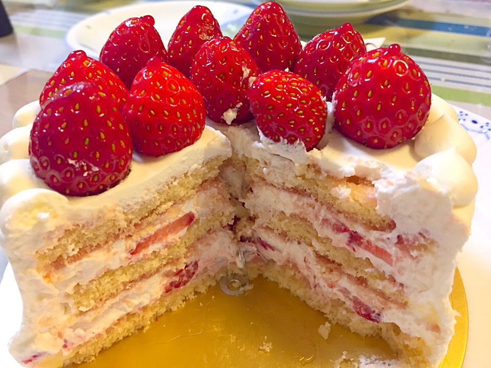 娘のお誕生日ケーキ 今日は巣鴨にある日本一ショートケーキが美味しいと評判のフレンチパウンドハウスさんで購入しあわせです フレンチパウンドハウス スイーツ お誕生日ケーキ Ronnishikawa Snapdish スナップディッシュ Id Snb4ia