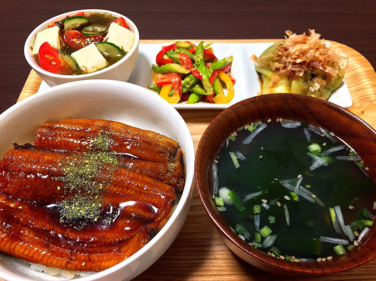 うな丼 ワカメとネギのお吸い物 お豆腐のもずく酢和え アスパラとパプリカのピリ辛マヨソテー 蒸しナス よっちぃ Snapdish スナップディッシュ Id Yhp1va