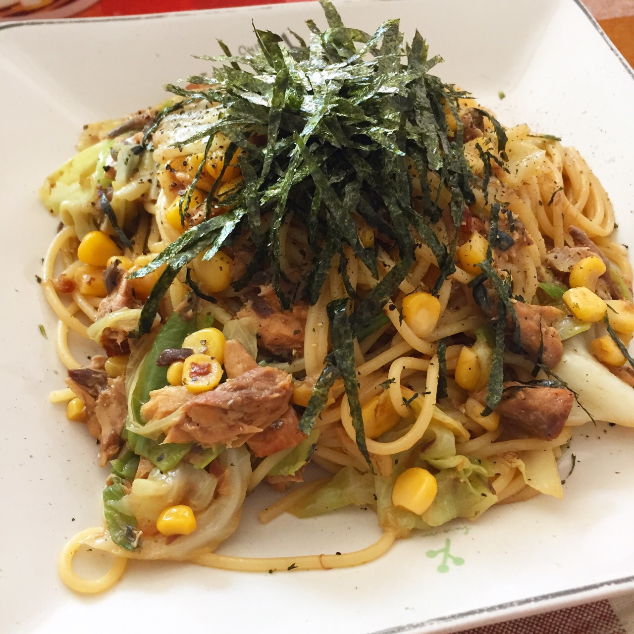 鯖味噌缶とコーン缶とキャベツの柚子胡椒スパゲティーお昼ごはんパスタおうちパスタおうちごはん鯖缶鯖味噌缶コーン缶 カウンター嬢 Snapdish スナップディッシュ Id Bmt55a