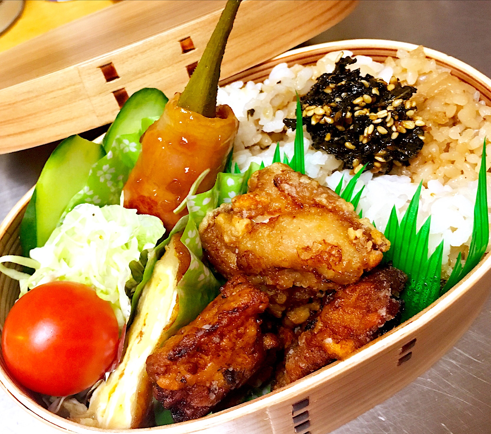 曲げわっぱ弁当 大葉味噌 紫蘇の実佃煮 カジキマグロ唐揚げ 鳥唐揚げ オクラベーコン 玉子焼き Masasho S Mom Snapdish スナップディッシュ Id U9dcia