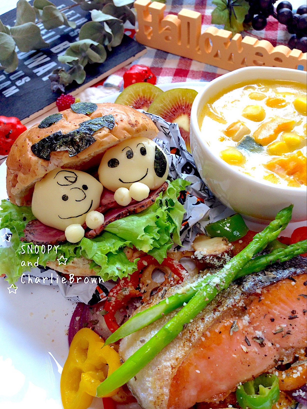 スヌーピーなハロウィンランチプレート ハンバーガーアップでお昼ご飯おうちカフェおうちごはんハロウィンごはんキャラ弁お子さまごはんスヌーピーハロウィンお子さまランチお子さまプレートチャーリーブラウンハンバーガーサーモンソテー Ayumi Furukawa Snapdish