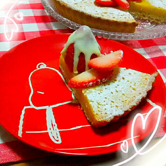 sakurakoちゃんのパン・ドゥ・ジェーヌ～パリの焼き菓子～
で、いちごタルト🍓断面～😋
