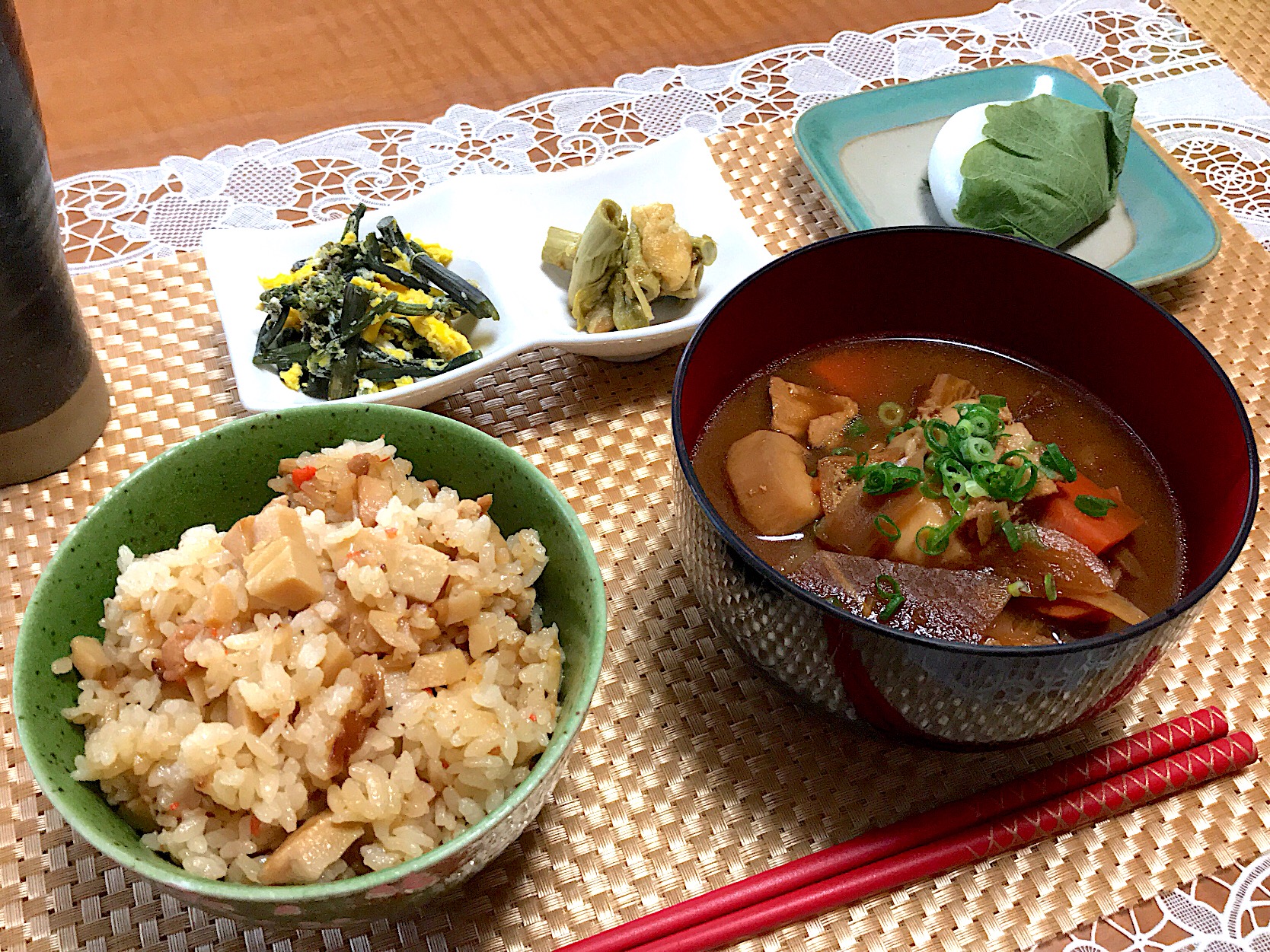 たけのこご飯と豚汁定食わらびといたどりの煮物も添えて 春ご飯 おうちごはん 和食 わらび たけのこ いたどり 豚汁 Mako Snapdish スナップディッシュ Id Km5caa