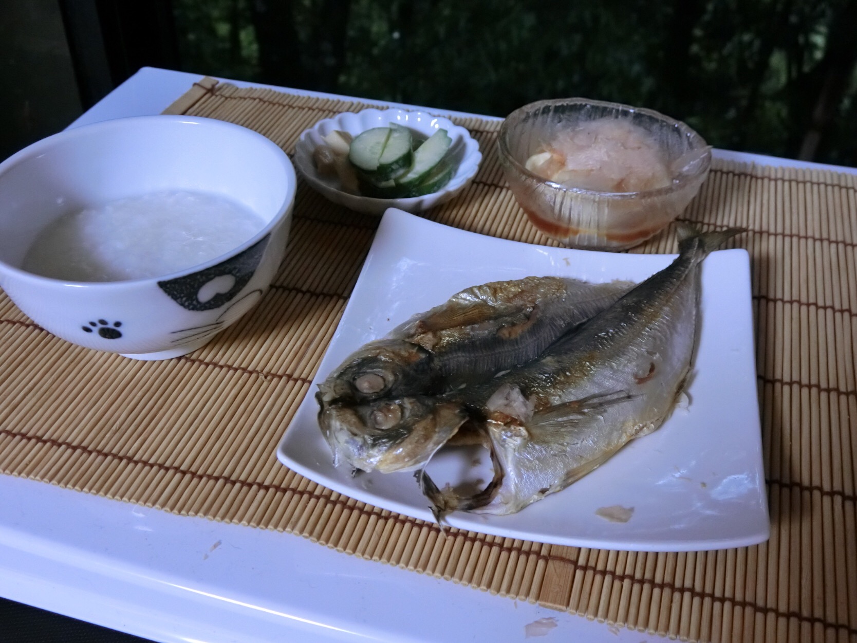 晩ご飯
アップしたと思い間違いをした💦

味の干物
冷やし豆腐
キューリとイカのワサビマヨ
お粥