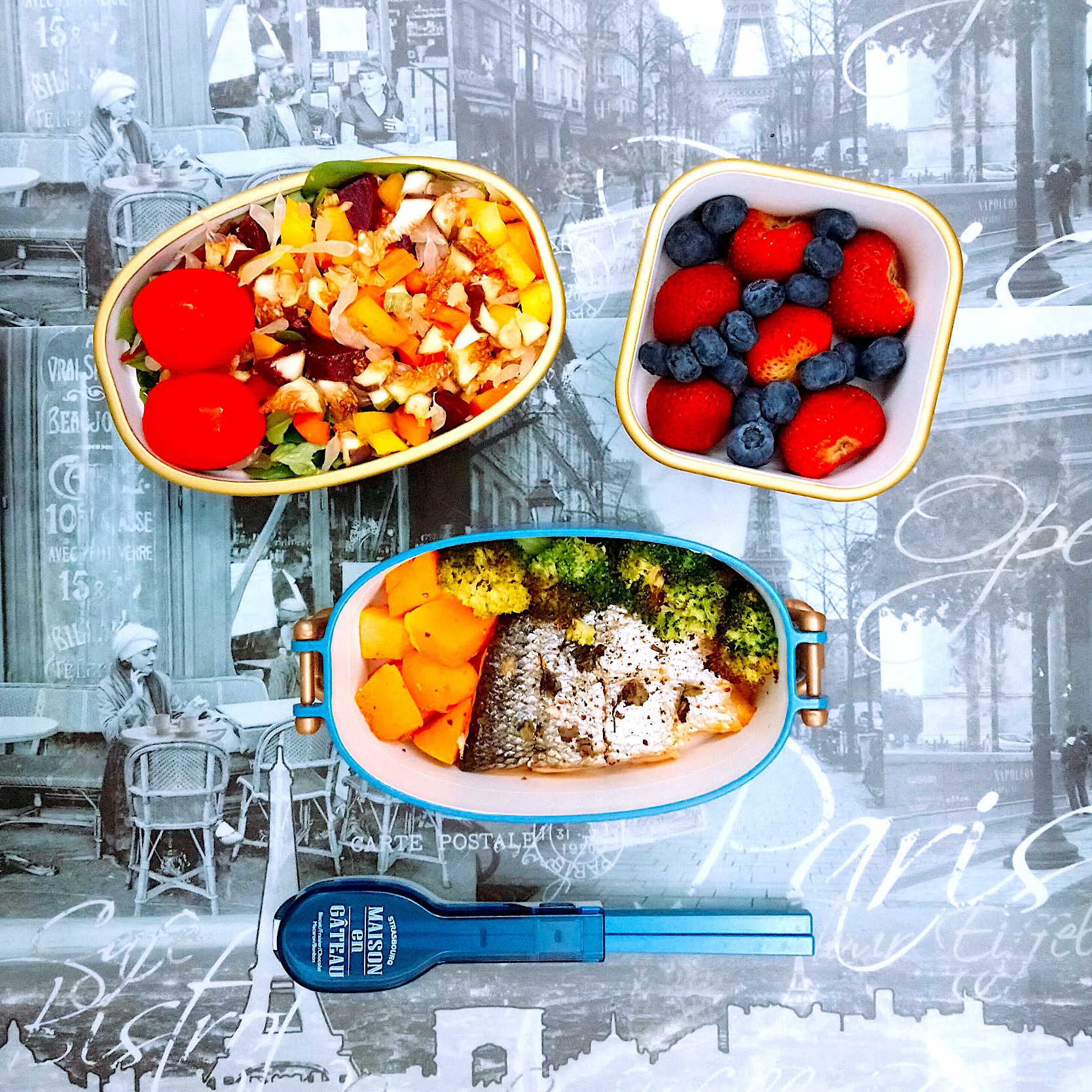 お弁当 サーモンと野菜のオーブン焼き サラダ フルーツ キノコ Snapdish スナップディッシュ Id P9srda