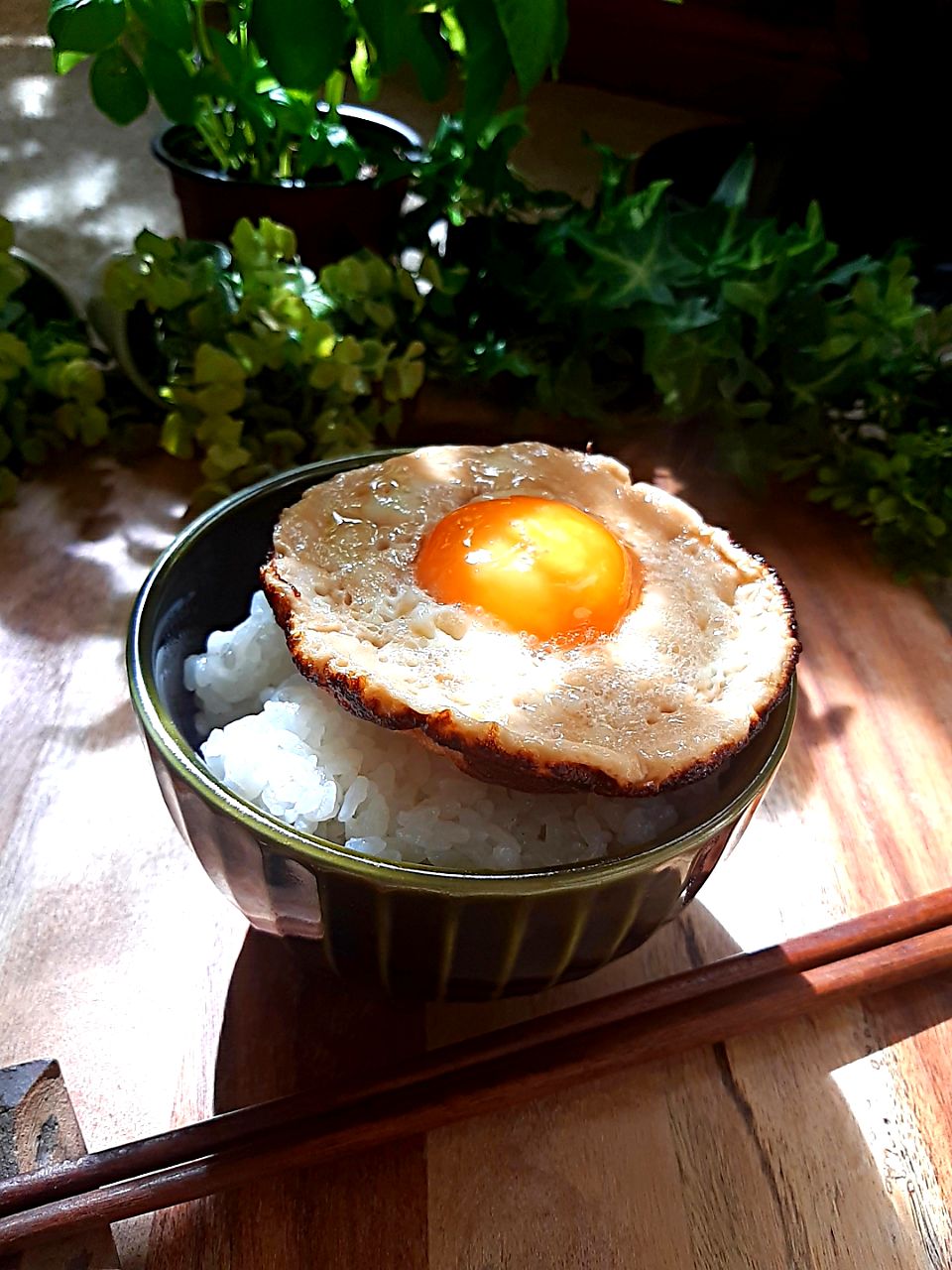 みりん醤油漬け目玉焼きごはん今日の朝ごはんは昨夜から漬け込んで置いた 卵黄みりん醤油漬けとその漬け汁を白身に 混ぜて焼いた目玉焼きごはんです漬けダレによって色々楽しめそう めるぼ Snapdish スナップディッシュ Id 5tfcwa