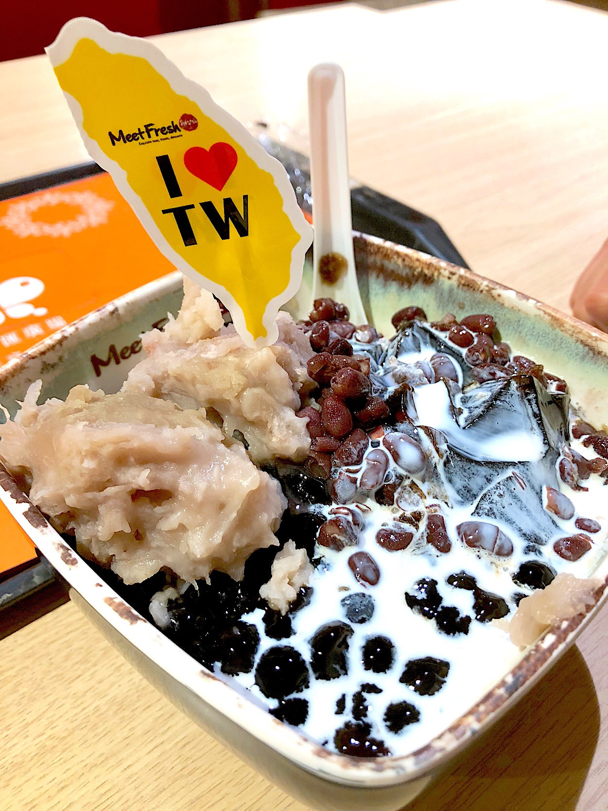 台灣—鮮芋仙
珍珠、芋頭、紅豆、仙草黑糖冰