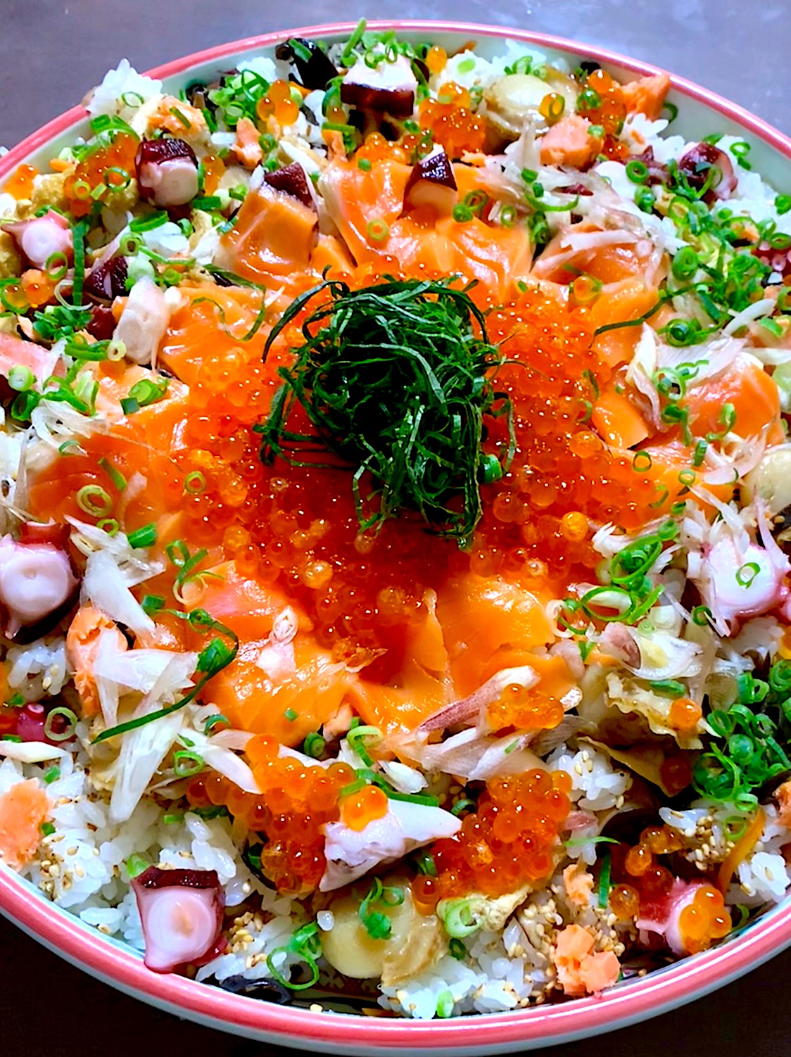 tachiさんの料理 鮭といくらと具沢山の混ぜごはん 至福の混ぜごはんだなぁ〜 🎵