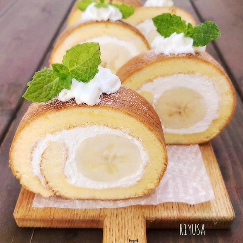 材料シンプルでも極ふわ丸ごとバナナのロールケーキ Riyusa Snapdish スナップディッシュ Id 5imhra