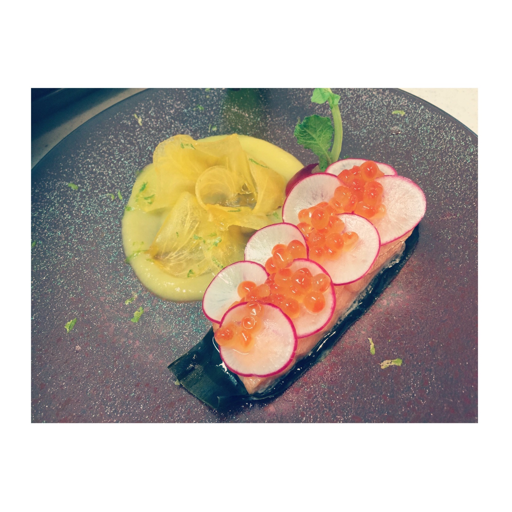 ◇出張シェフの料理◇
サーモンのコンフィ サラダ仕立て 柿とカボスのソース
