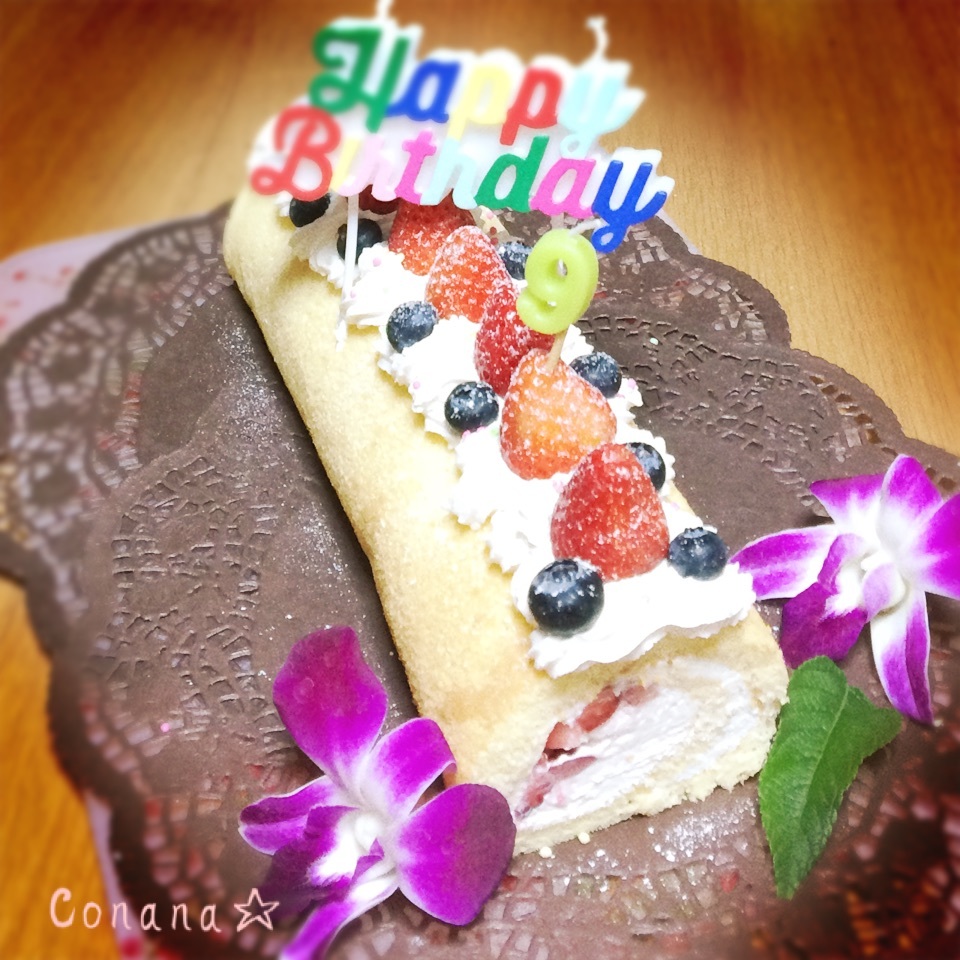 ロールケーキ 誕生日ケーキ Conana Snapdish スナップディッシュ Id Jkbvaa