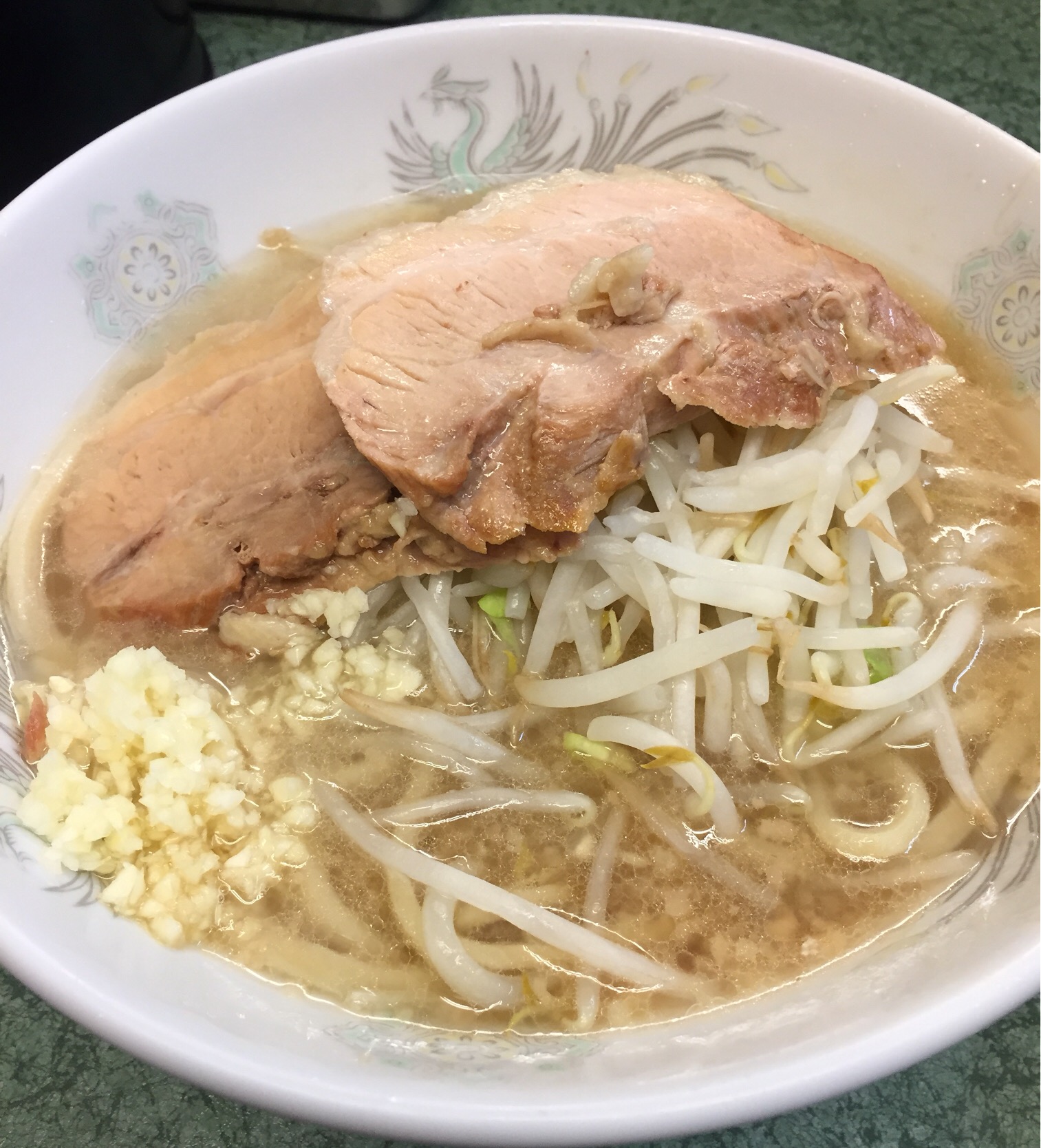 ラーメン二郎新宿小滝橋店でミキ姉さんと小ラーメン食べてきたよコールは 麺少なめ ニンニク アブラ美味しいかったご馳走様でした Nomu S キッチン Snapdish スナップディッシュ Id Kv4hwa