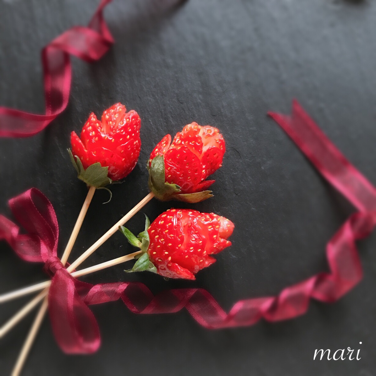 いちごで薔薇 お菓子作り 手作りいちご薔薇フルーツ まーり Mariyuiren Snapdish スナップディッシュ Id Tn5p8a