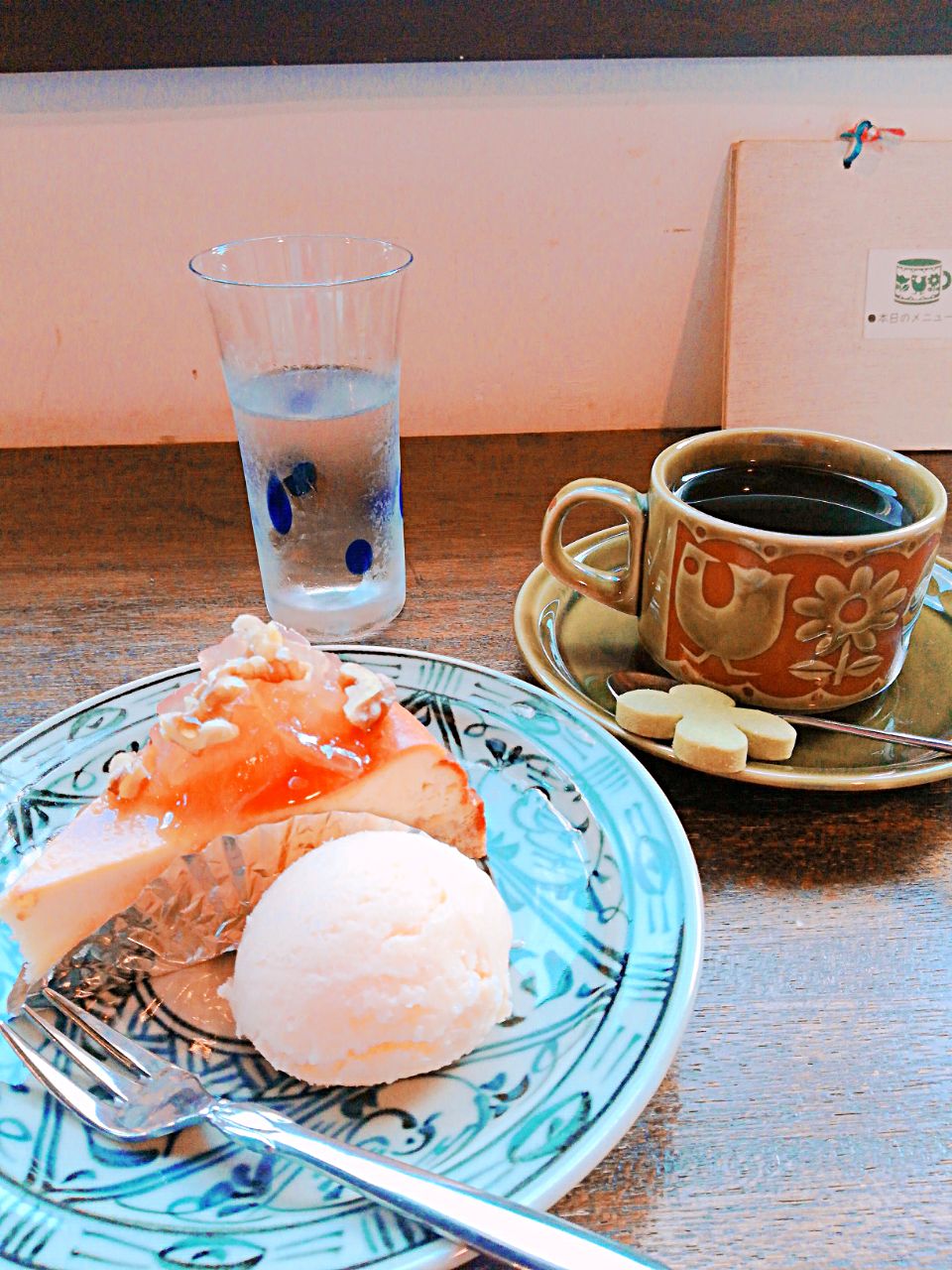 林檎煮と胡桃のチーズケーキ  (奈良＊よつばカフェ)