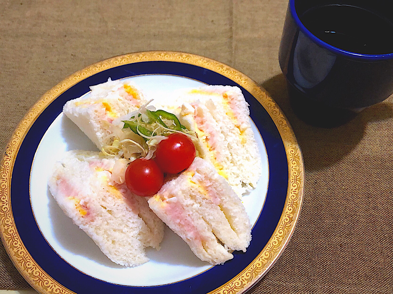 5 23朝食 朝ごはん フジパンスナックサンド ハム玉子 ちょっぴりサラダ添えコーヒー おさんどん Snapdish スナップディッシュ Id Cbp1ra